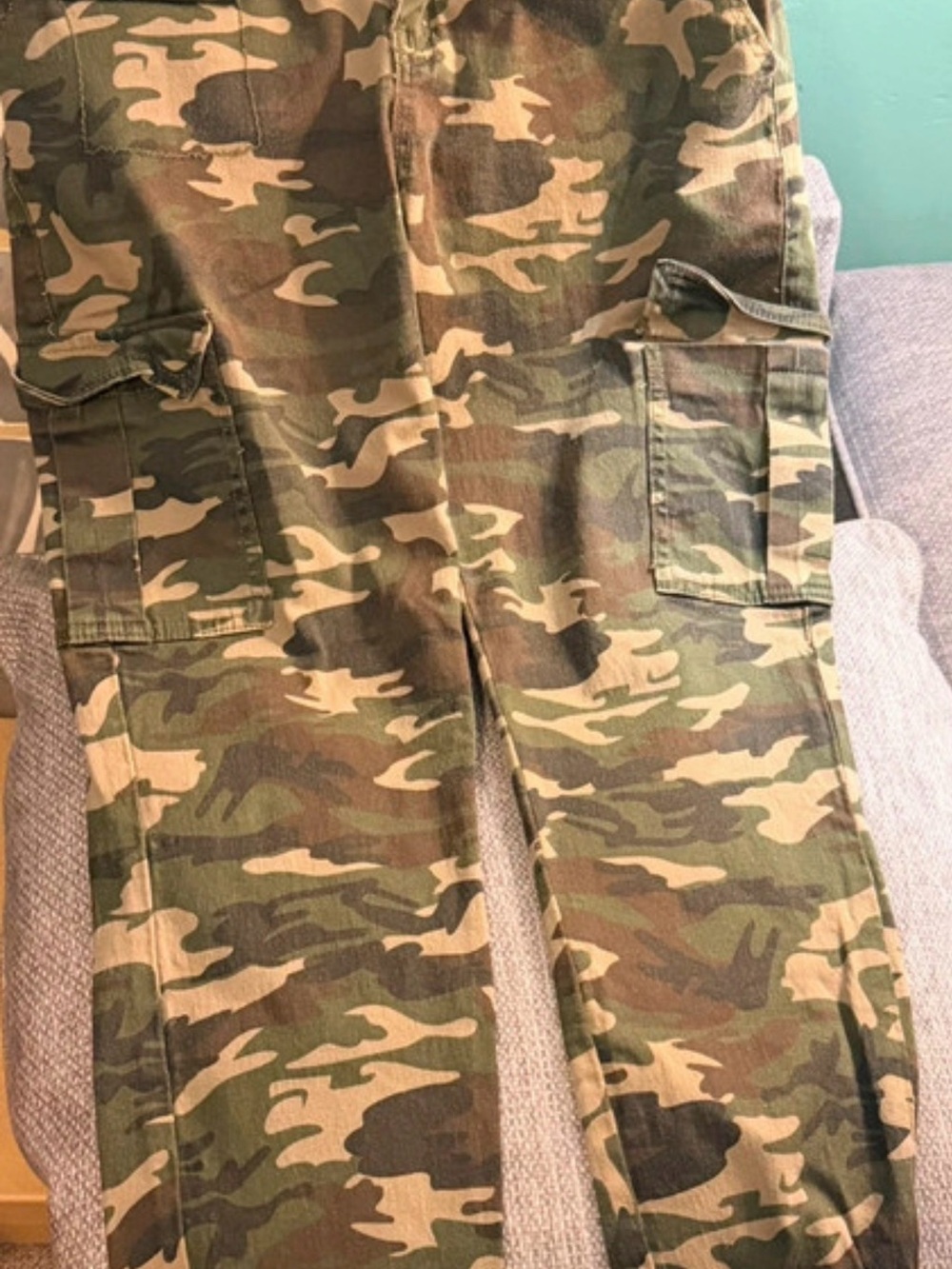 Fashion Nova sz s Camo Cargo Pants - Classic Green Camo